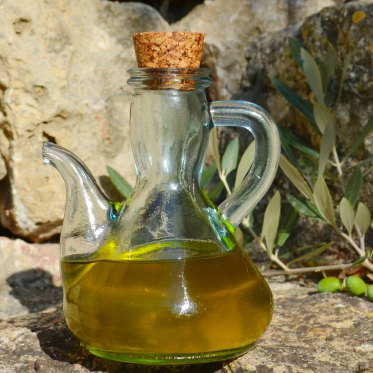 Glass jug for olive oil