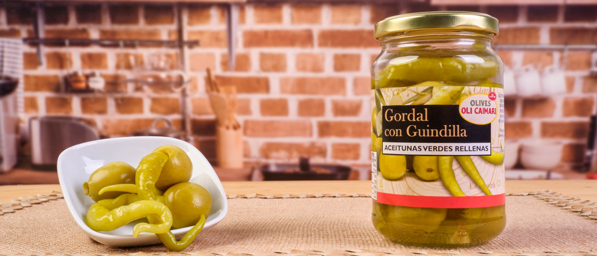 Gordal Oliven gefüllt mit Chilischoten Olives Oli Caimari