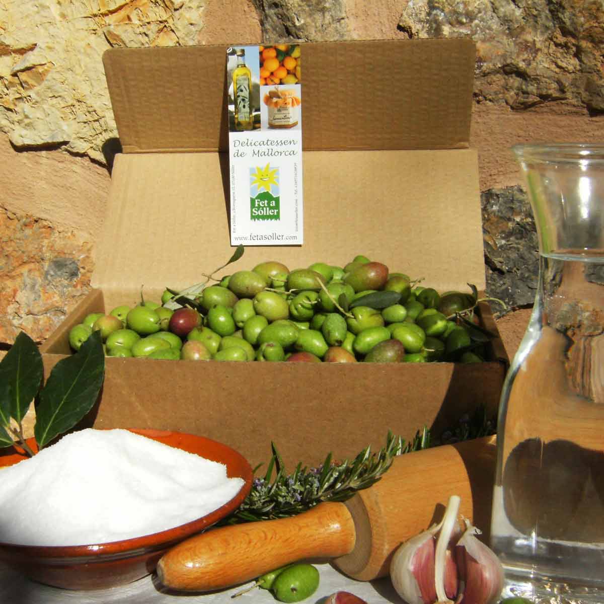 Olives vertes fraîches à faire mariner