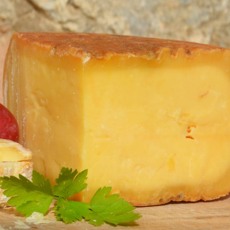 Queso Mahón Raw cow\\'s milk cheese fully mature